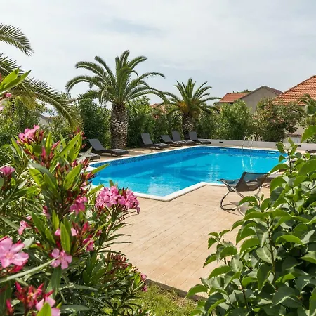 Casa de Férias In Near Bibinje
